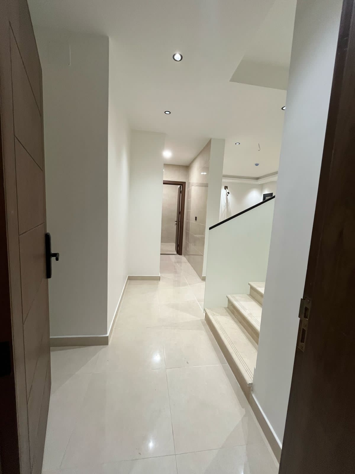 شقه للايجار جديدة نظام دبلكس في حي الحزم