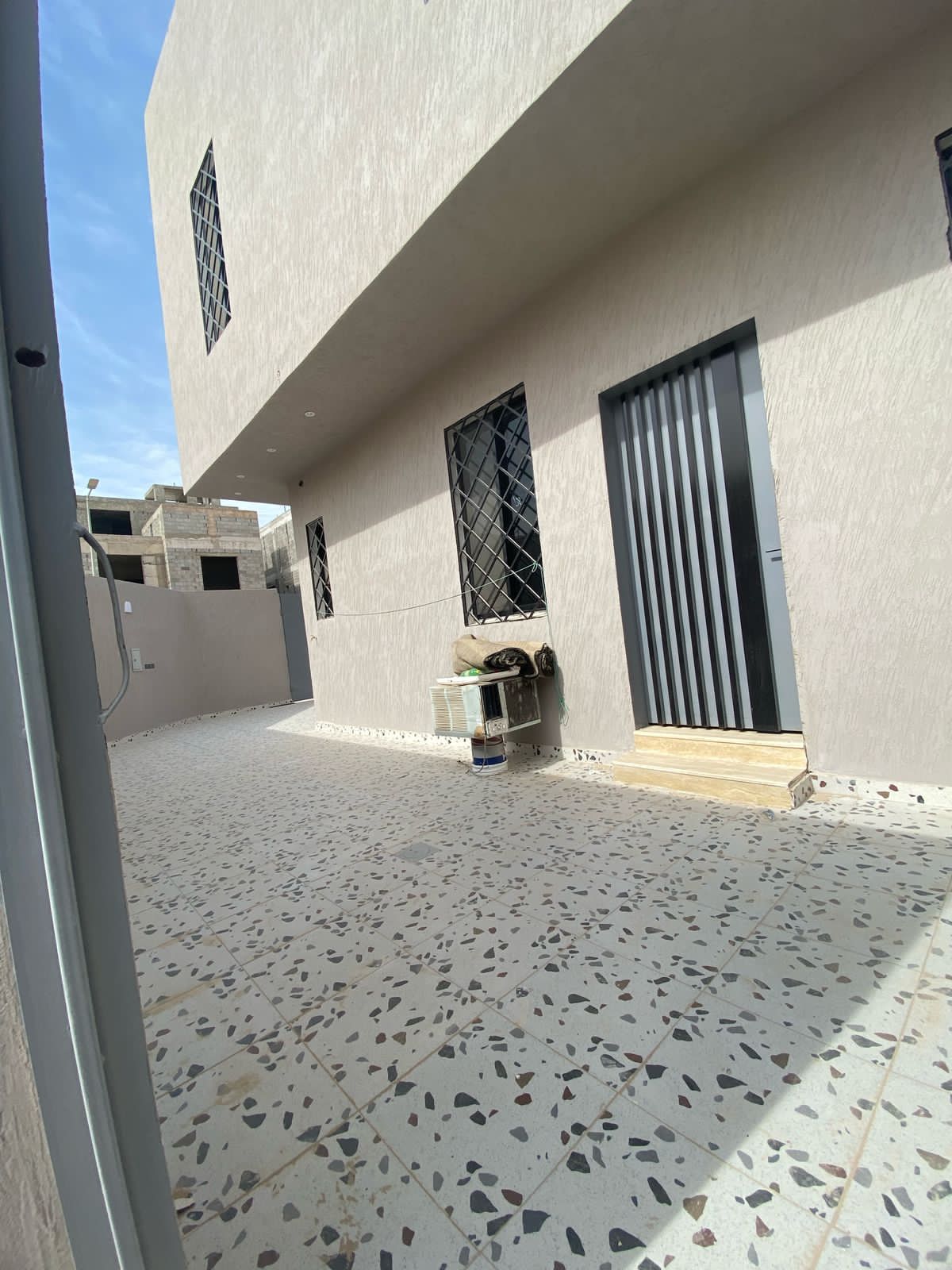 دور ارضي جديد للإيجار الشهري /3500