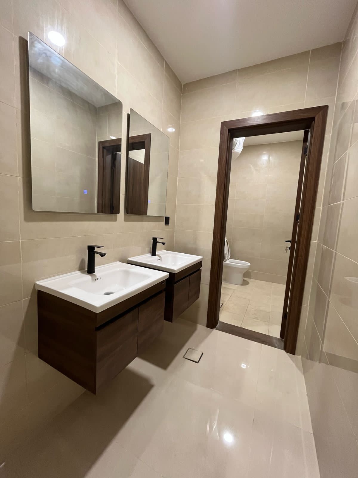 شقه للايجار جديدة نظام دبلكس في حي الحزم