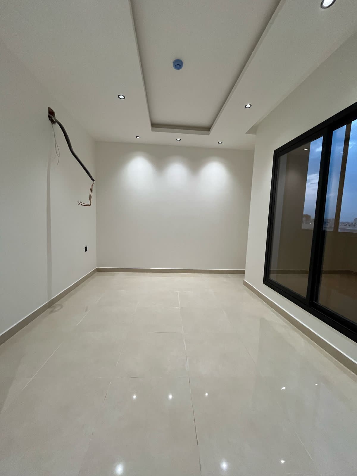 شقه للايجار جديدة نظام دبلكس في حي الحزم