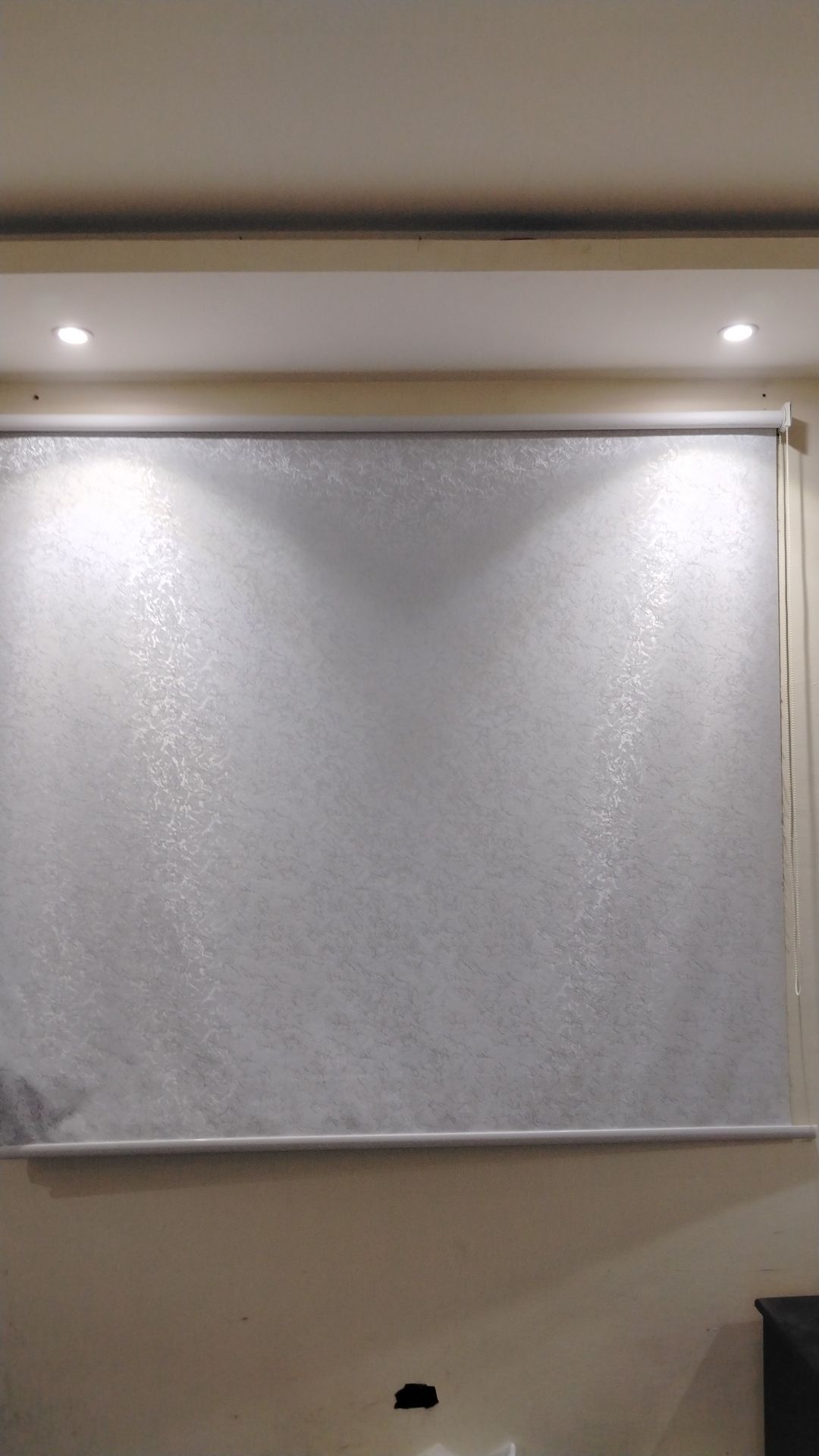 للبيع غرفة نوم سرير ودولاب وتسريحه وكمادينا وستارت