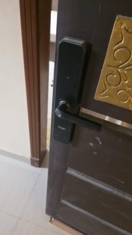 شقه للايجار جديدة موثثه ب2200شهري