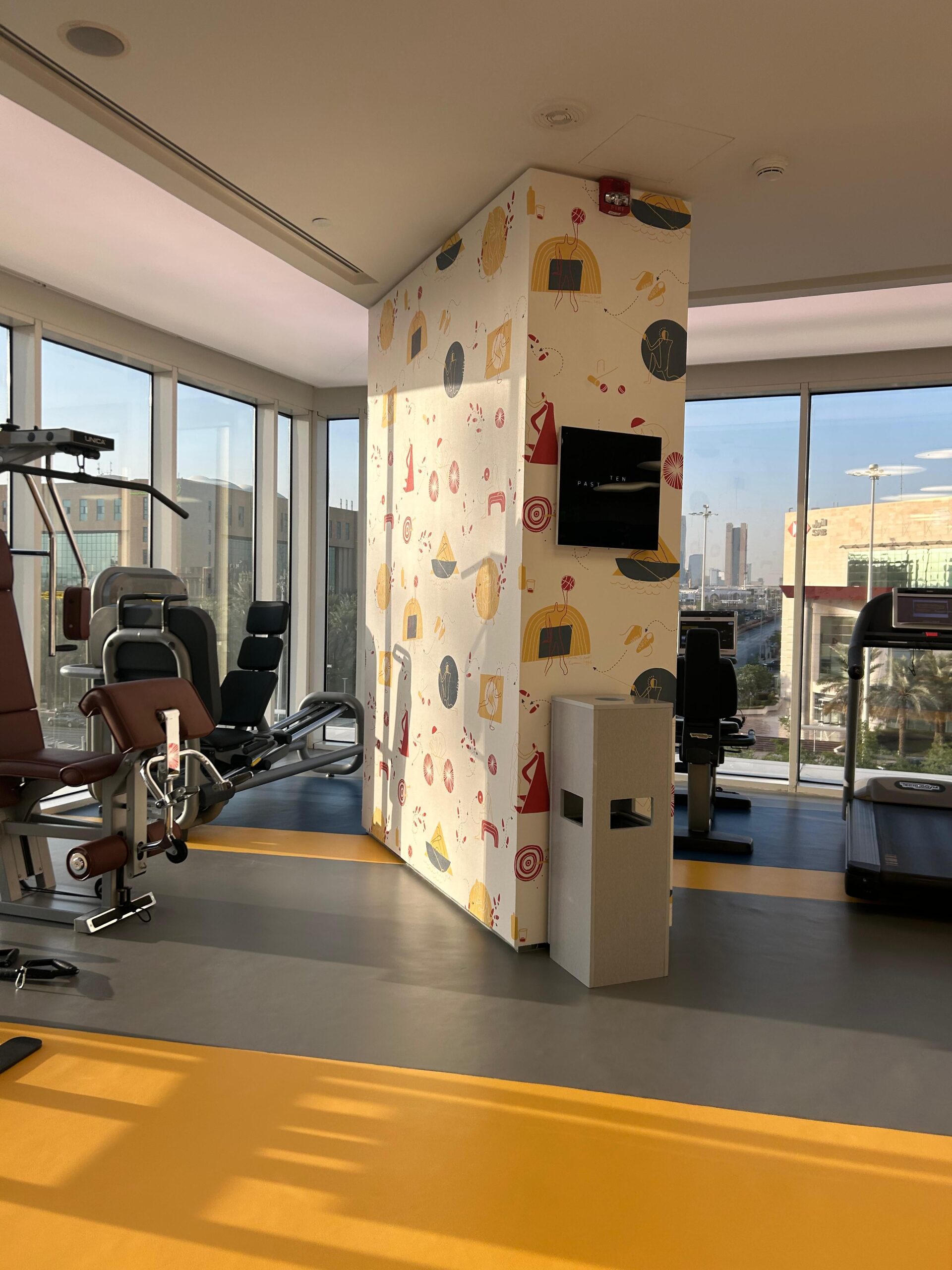 معلم ورق جدران وجميع اديكورات ودهانات داخله وخارجه