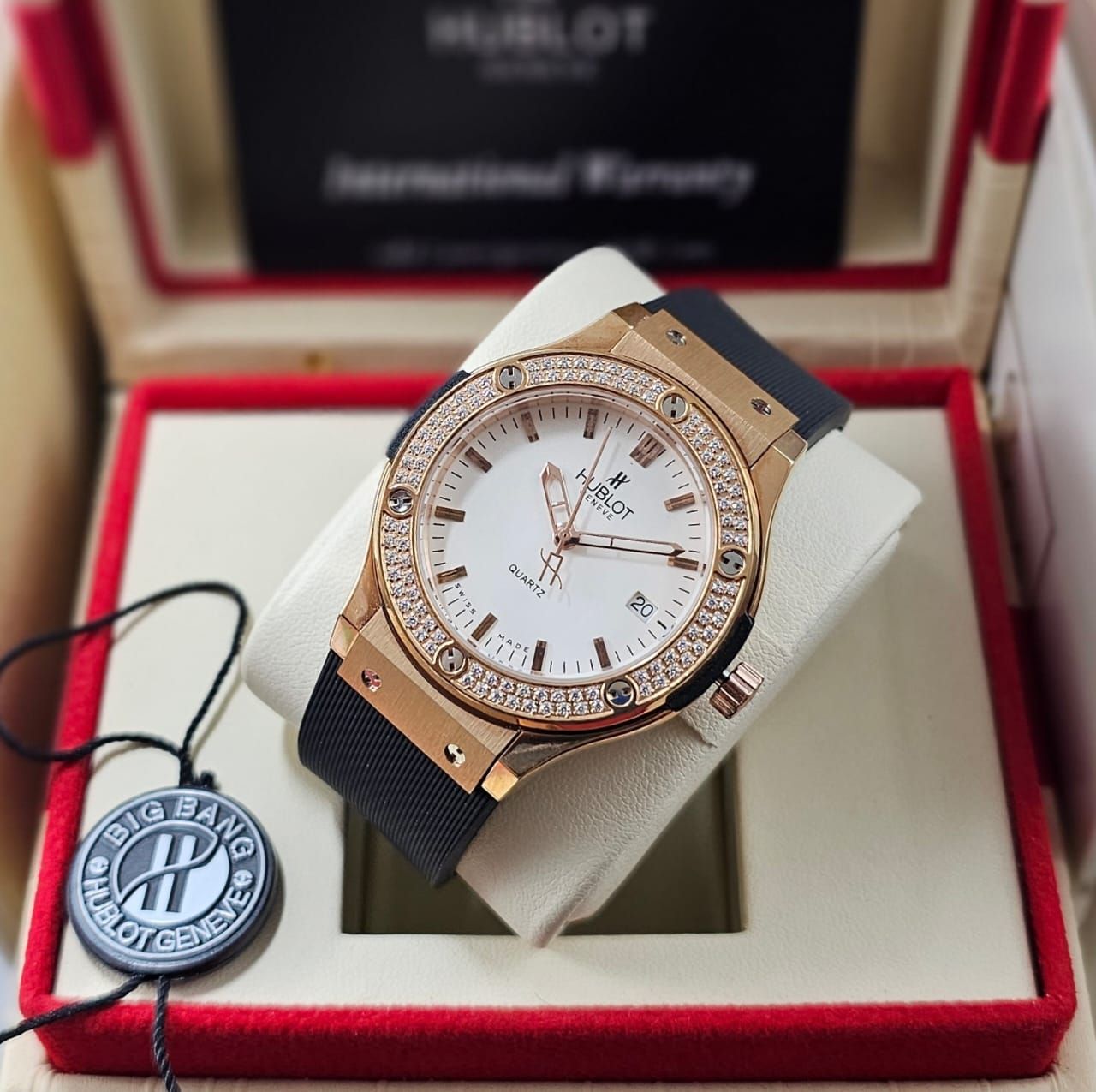 ساعات هوبلت نسائي