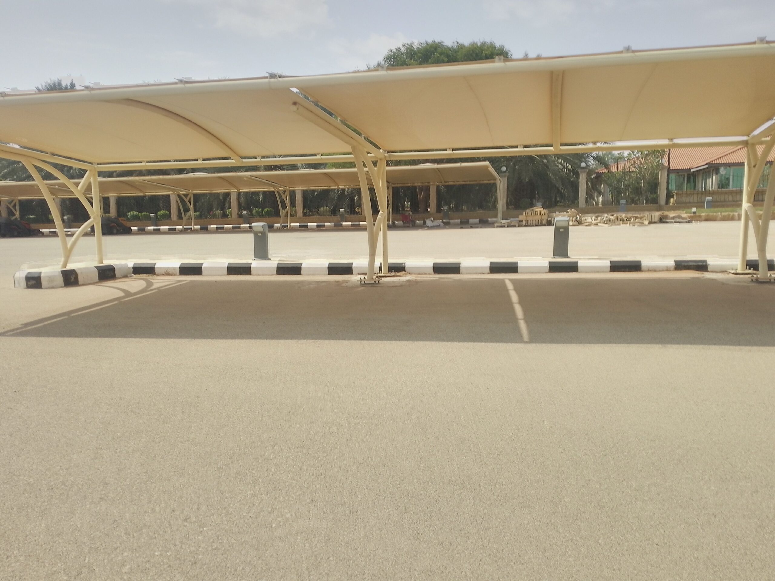 مقاول شبوك وهناجر ومظلات ونخيل واشجار