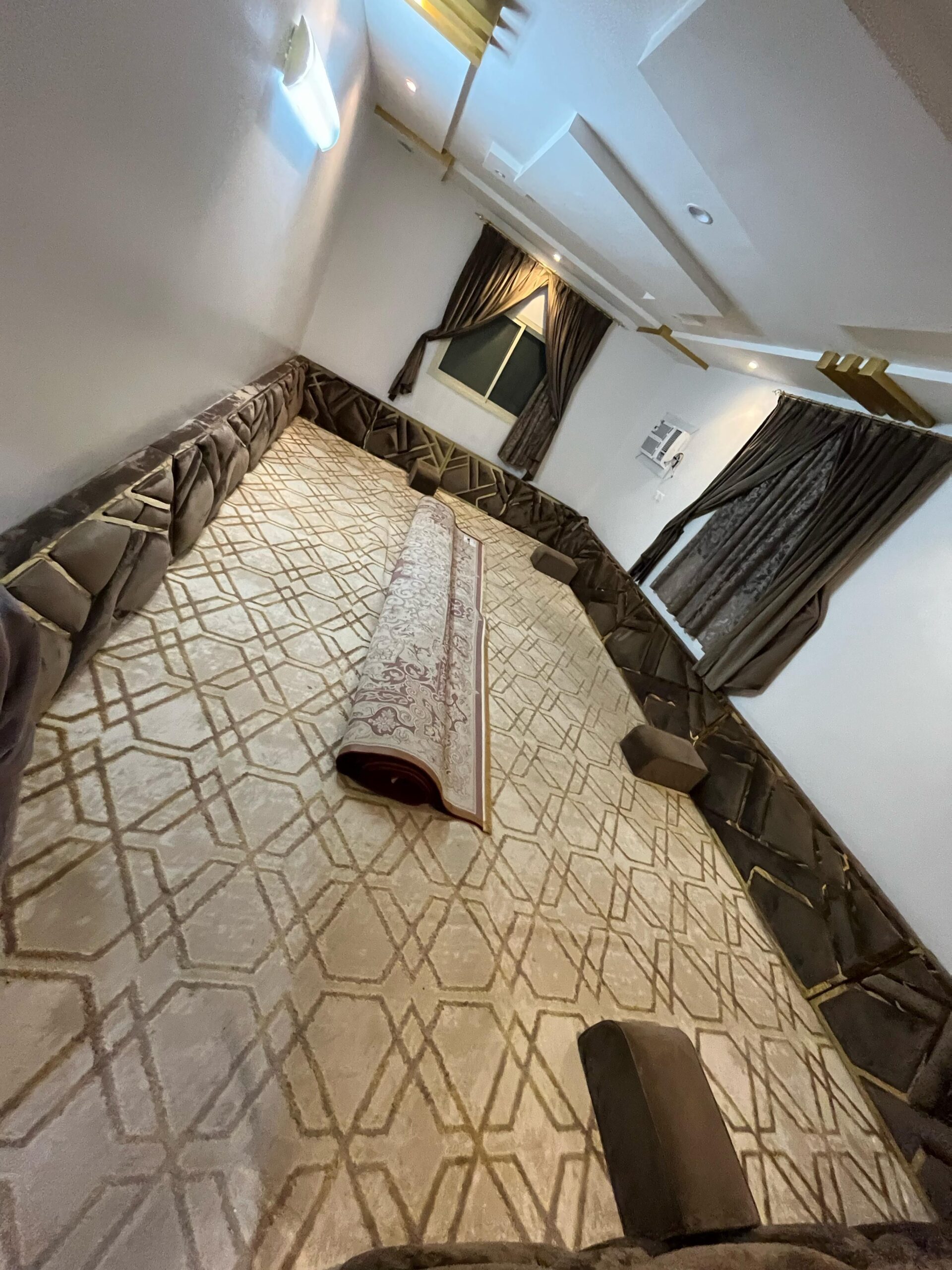 مجلس مخاد شبه جديد