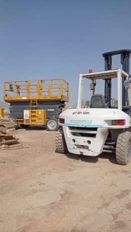 رافعة شوكية للايجار المدينة 0556259910