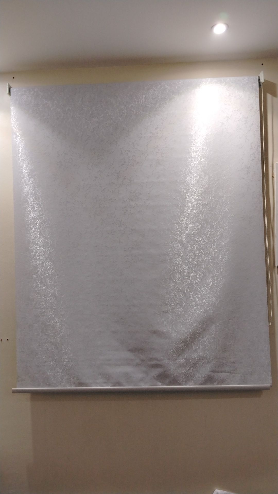 للبيع غرفة نوم سرير ودولاب وتسريحه وكمادينا وستارت