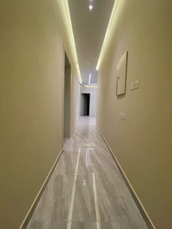 شقه للايجار جديدة في مجمع سكني في طويق