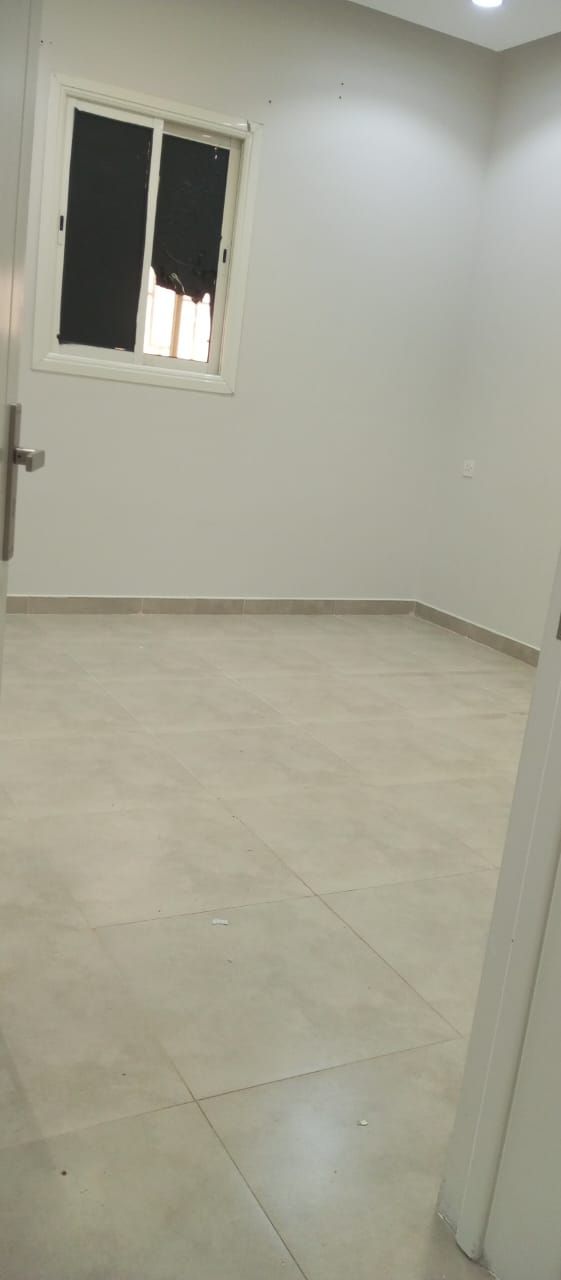 شقه للايجار 3غرف جديدة ب1800