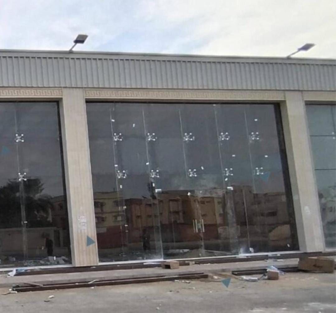 زجاج سكريت صامطه واجهات زجاجية بلكونات مرايات دربز