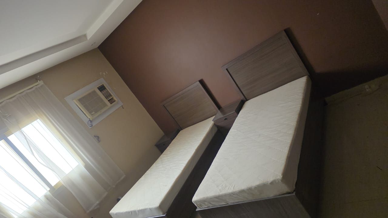 شقه للايجار جديدة موثثه ب2200شهري