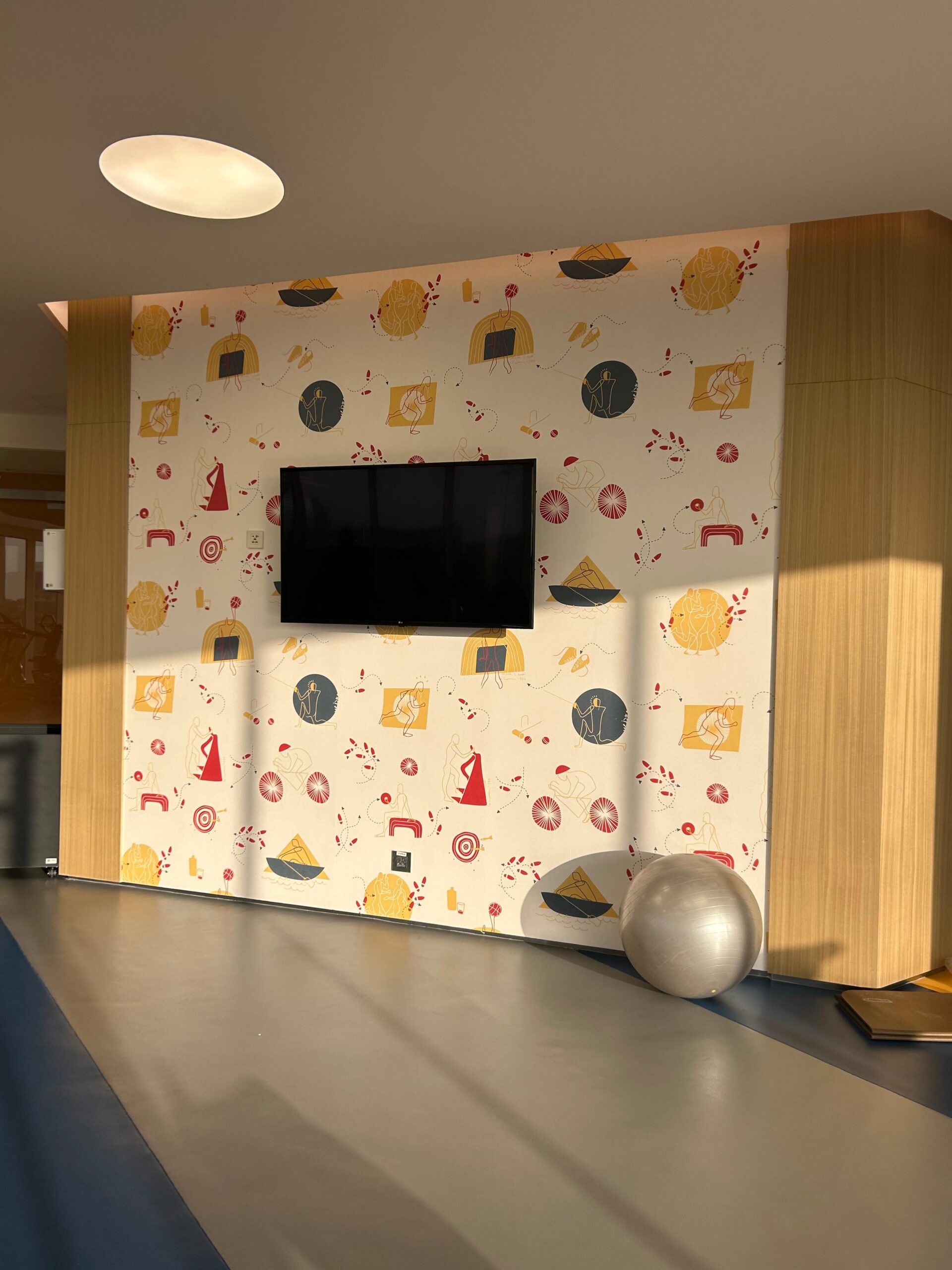 معلم ورق جدران وجميع اديكورات ودهانات داخله وخارجه