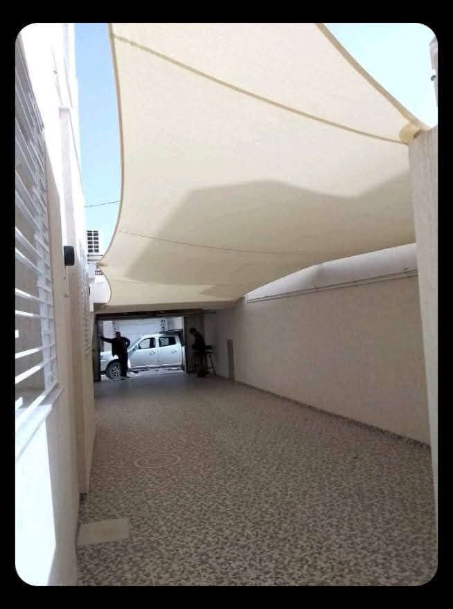 مظلات وسواتر وبيوت شعر وبناء ملاحق ساندويتش بنل