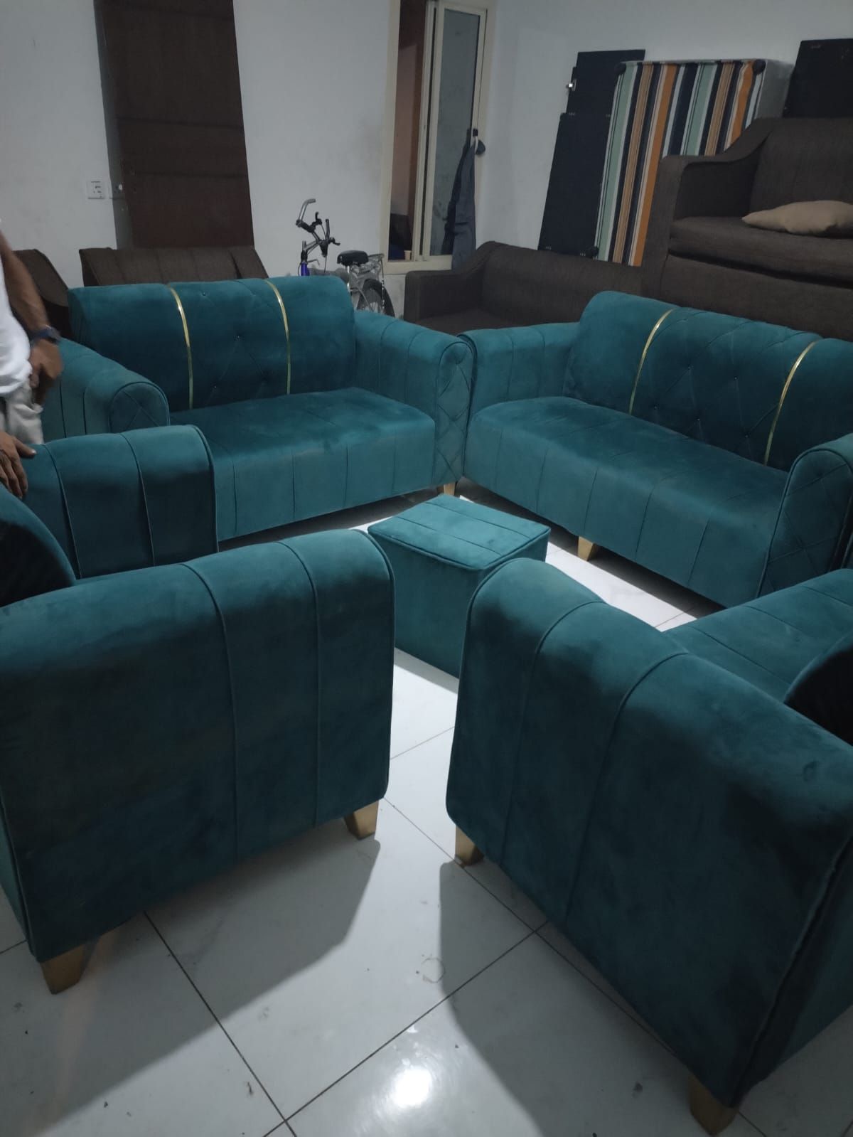 كنب عربي مستخدم نضيف السعر700