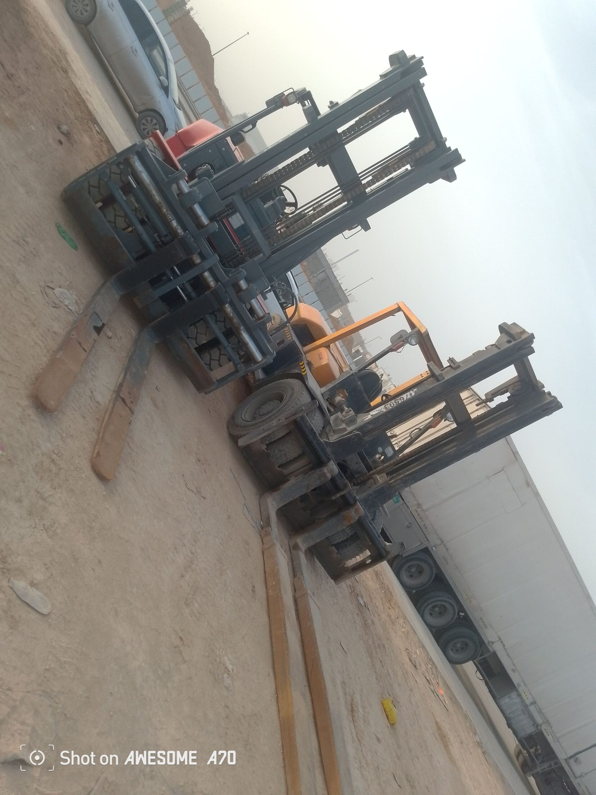 فوركليفت للايجار يومي وشهري جميع الأحجام مديل حديث