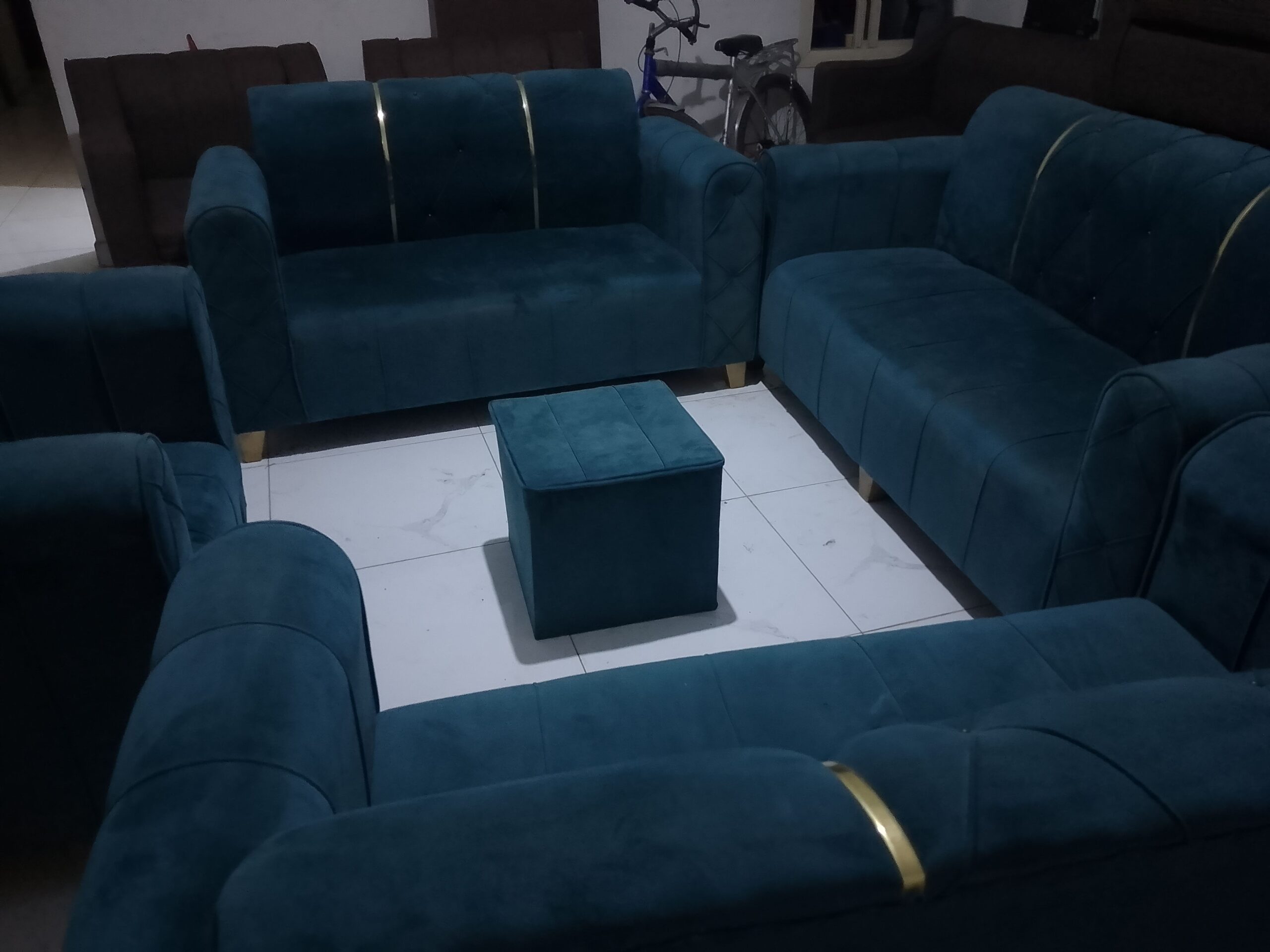 كنب عربي مستخدم نضيف السعر700