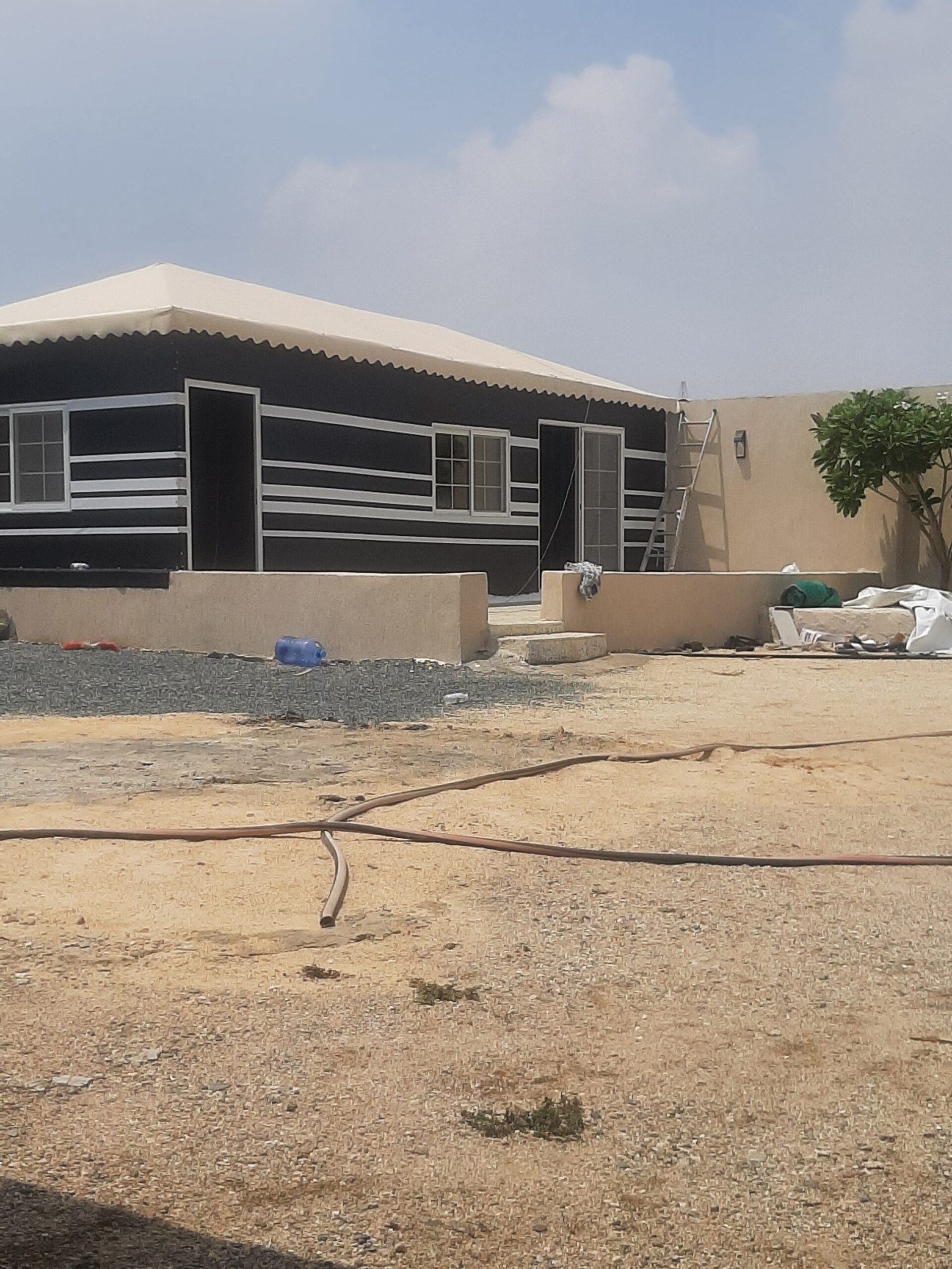 بيوت شعرمكه ومظلات وقراميد وبرجولات وسواتر وكافه أ