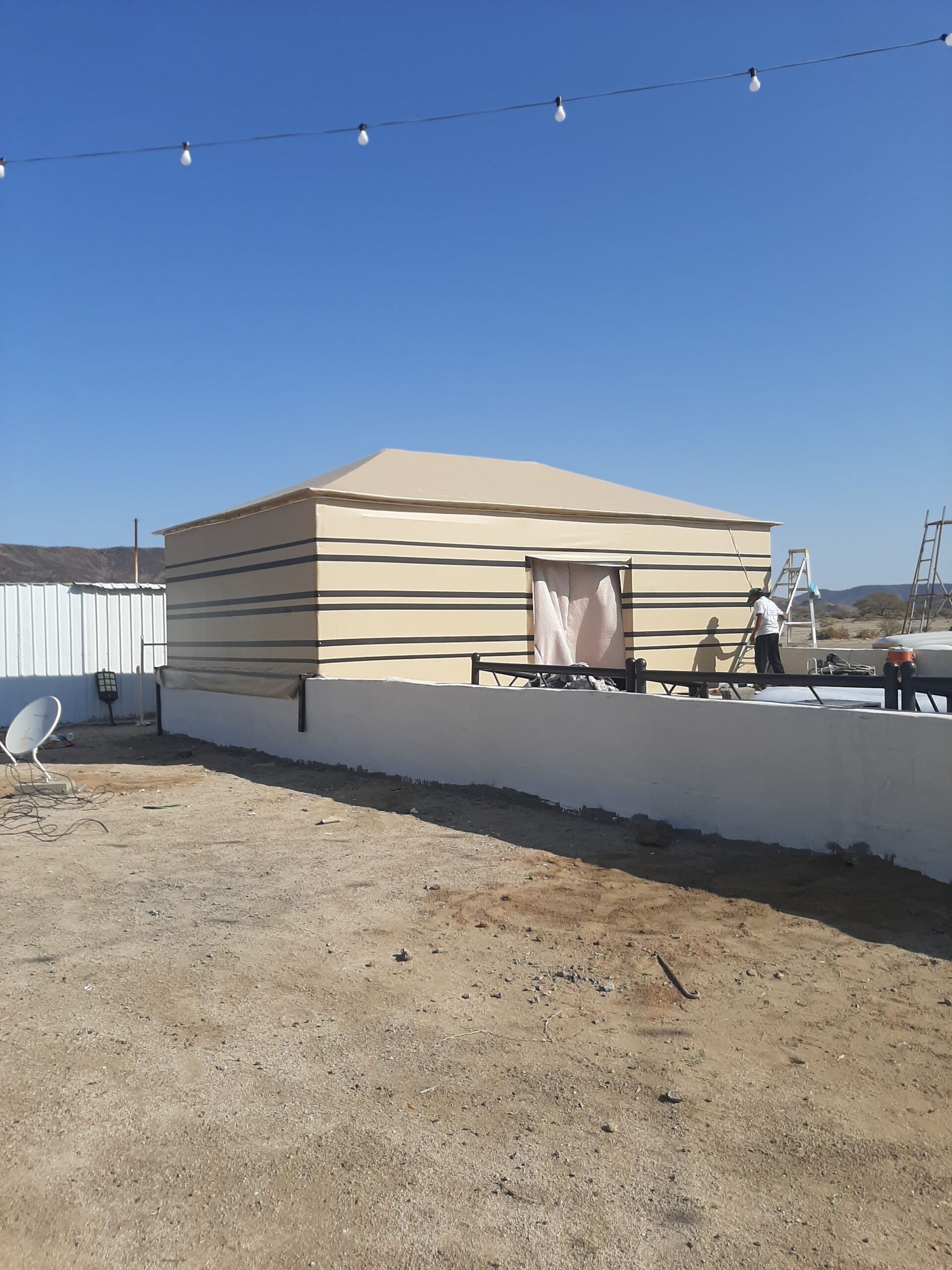 بيوت شعرمكه ومظلات وقراميد وبرجولات وسواتر وكافه أ