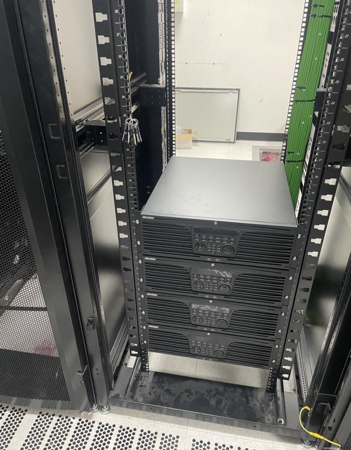 فني شبكات وكيمرات برمجه وصيانه