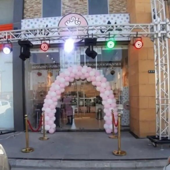 تاجير تجهيزات للافتتاحات للحفلات كشافات اضاءات لمب