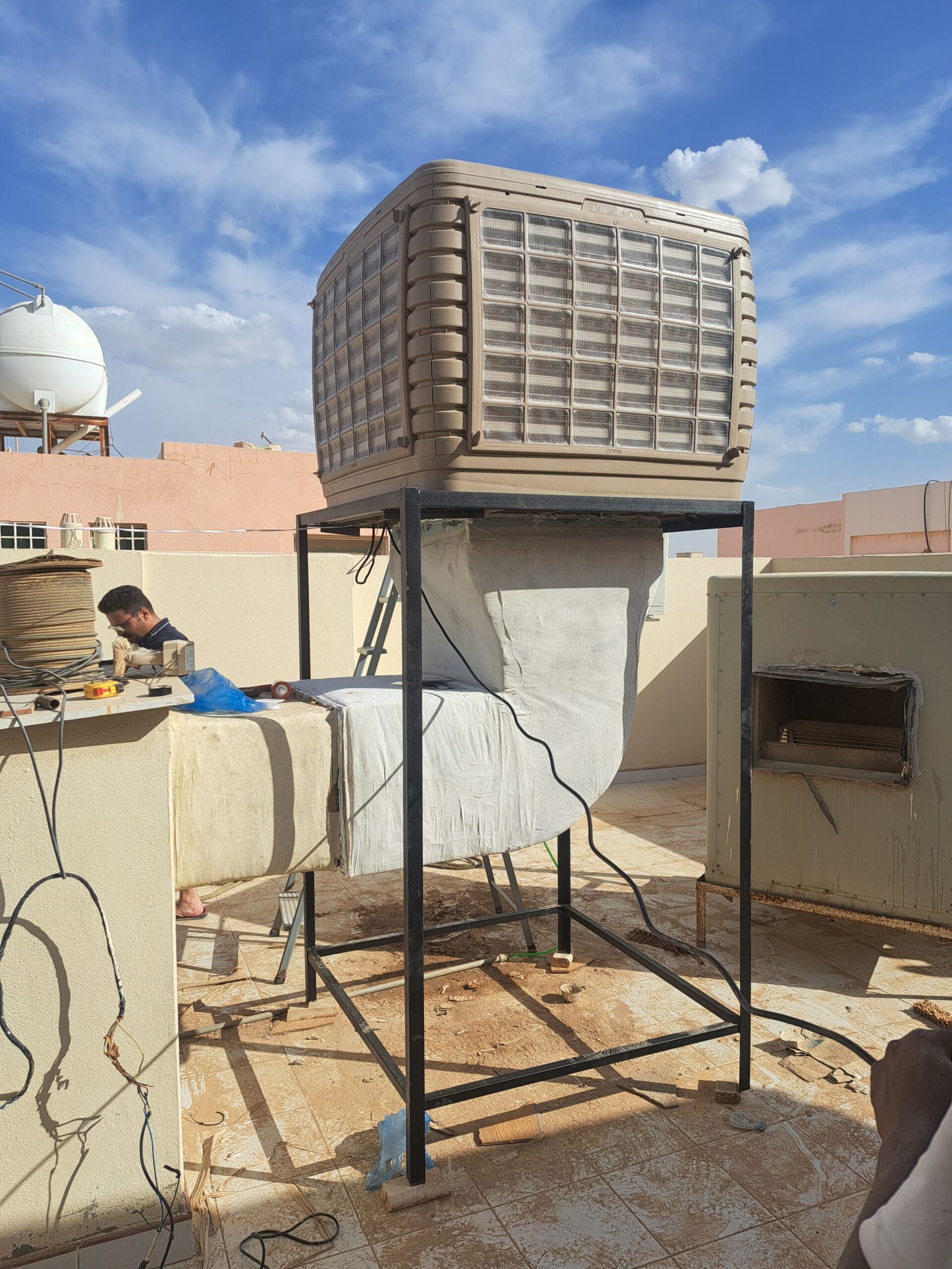 فك وتركيب وصيانه جميع المكيفات الصحراوية بالرياض