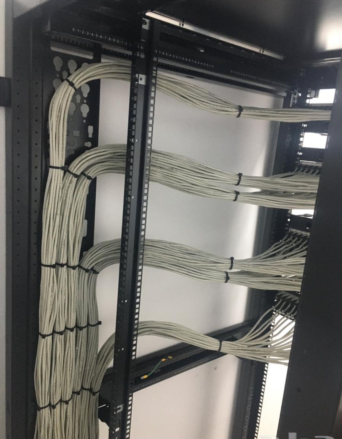 فني شبكات وكيمرات برمجه وصيانه