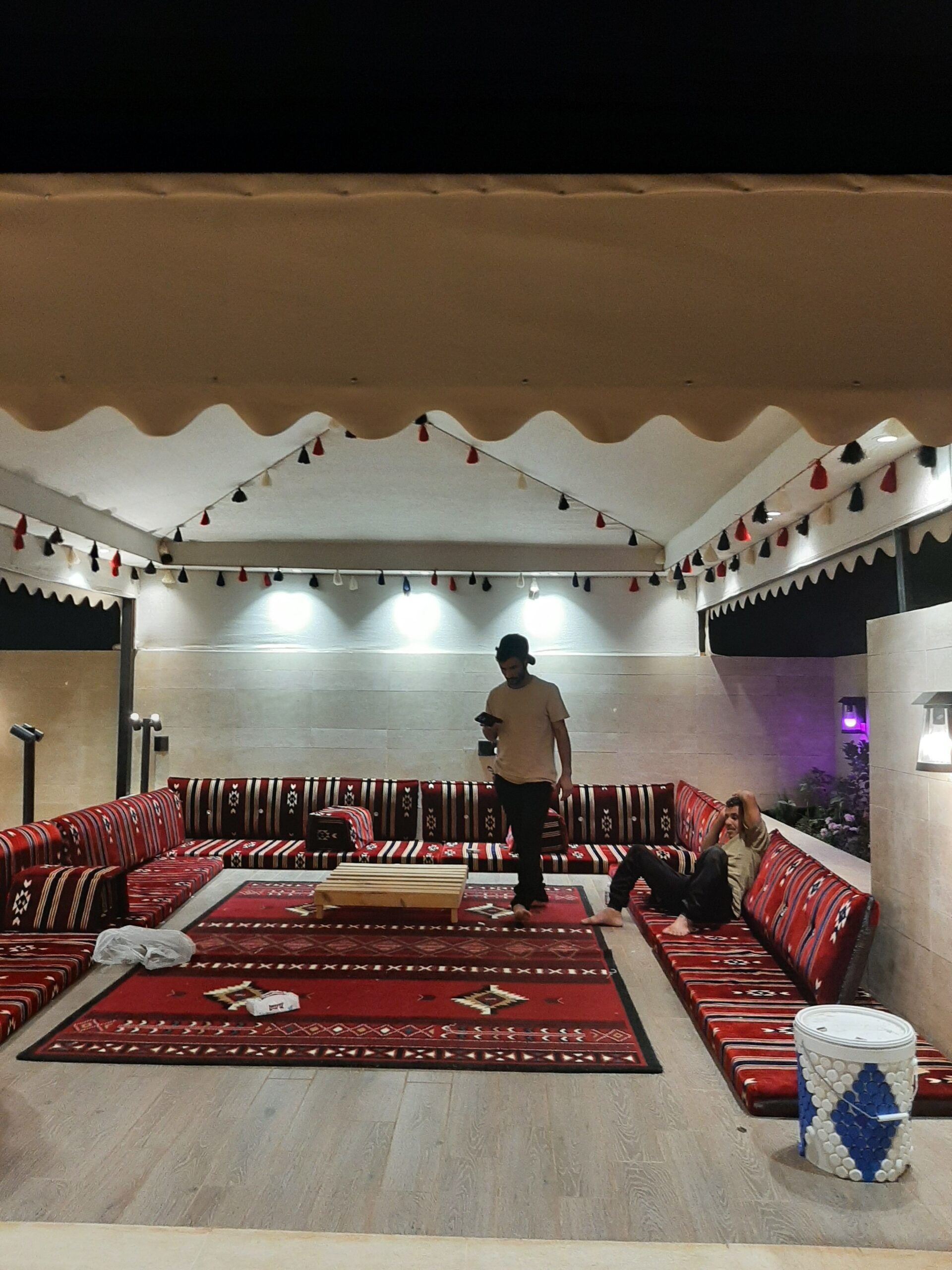 بيوت شعرمكه ومظلات وقراميد وبرجولات وسواتر وكافه أ