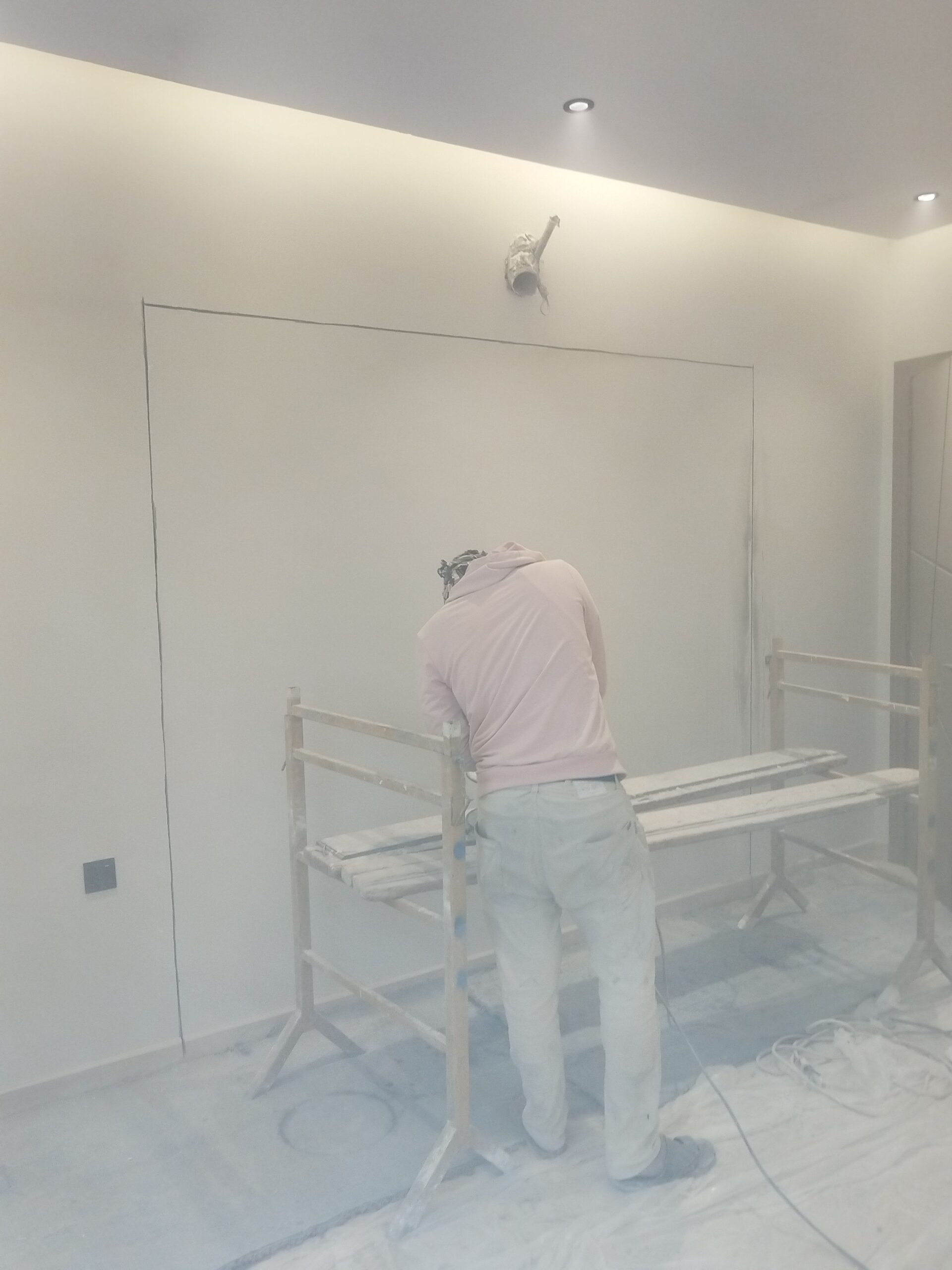 للقص جدران وابواب ونوافز