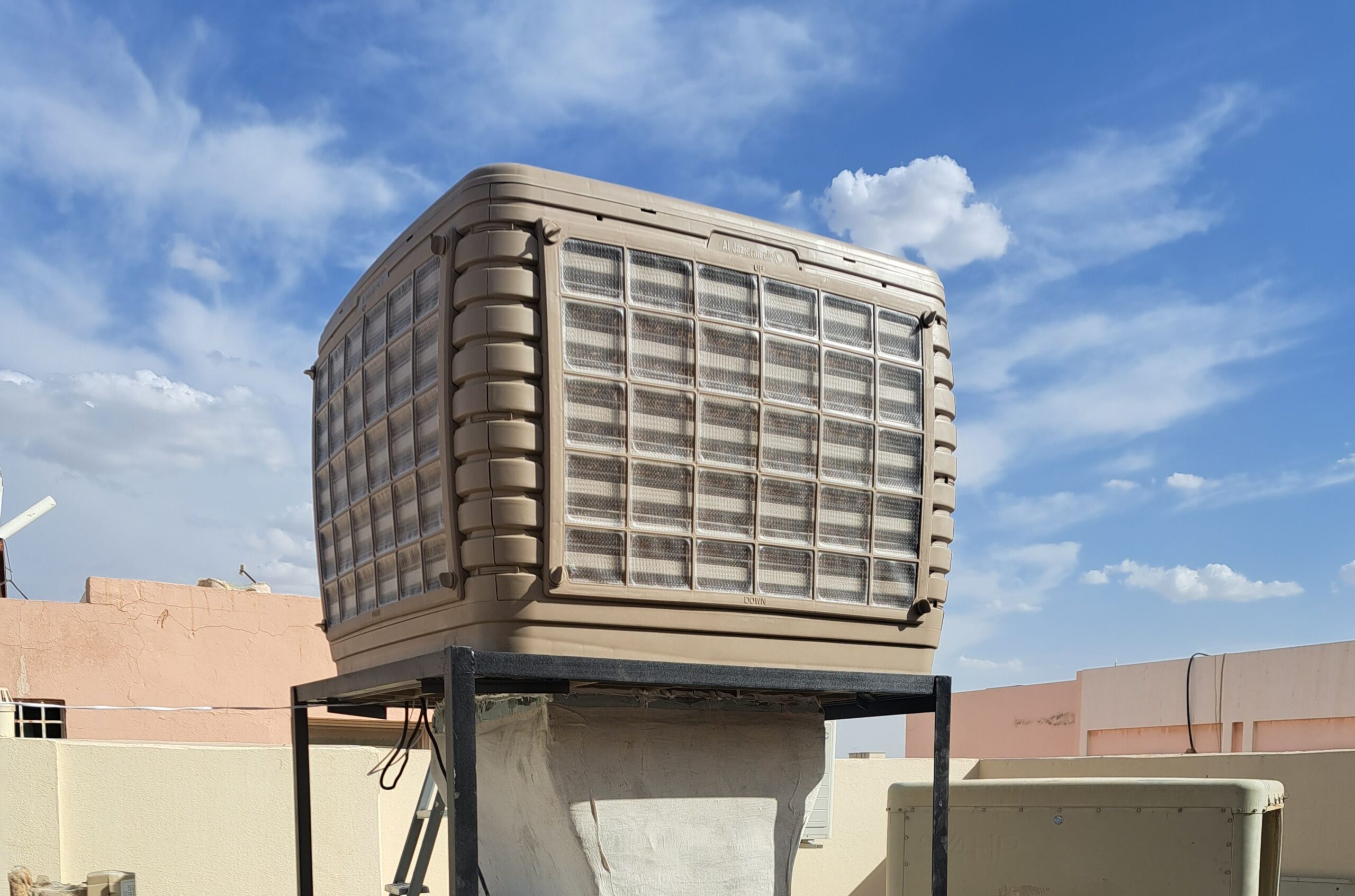 فك وتركيب وصيانه جميع المكيفات الصحراوية بالرياض