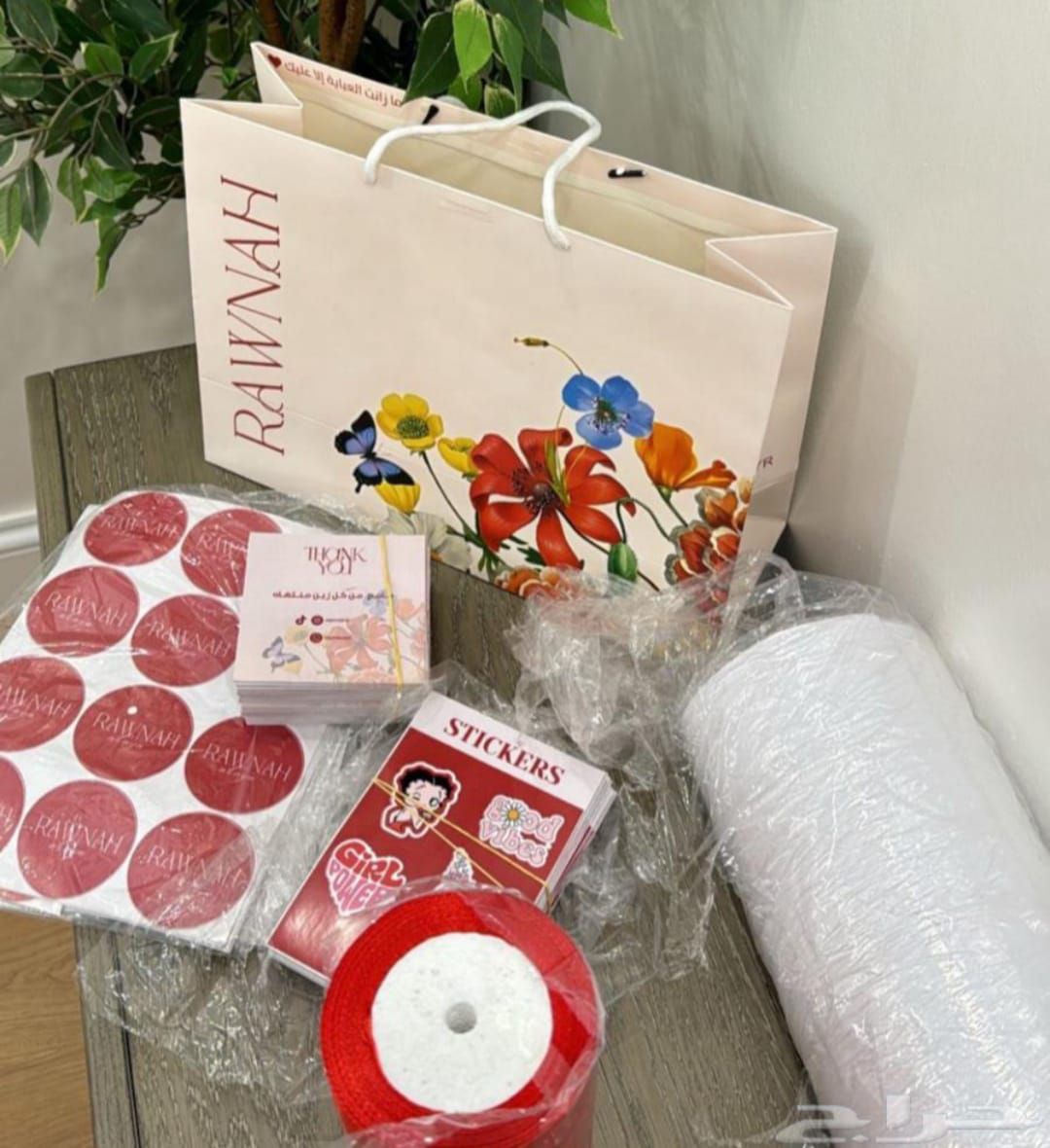 طباعة مطبعة اكواب ستيكر ختم اكياس كرت فواتير عبايا