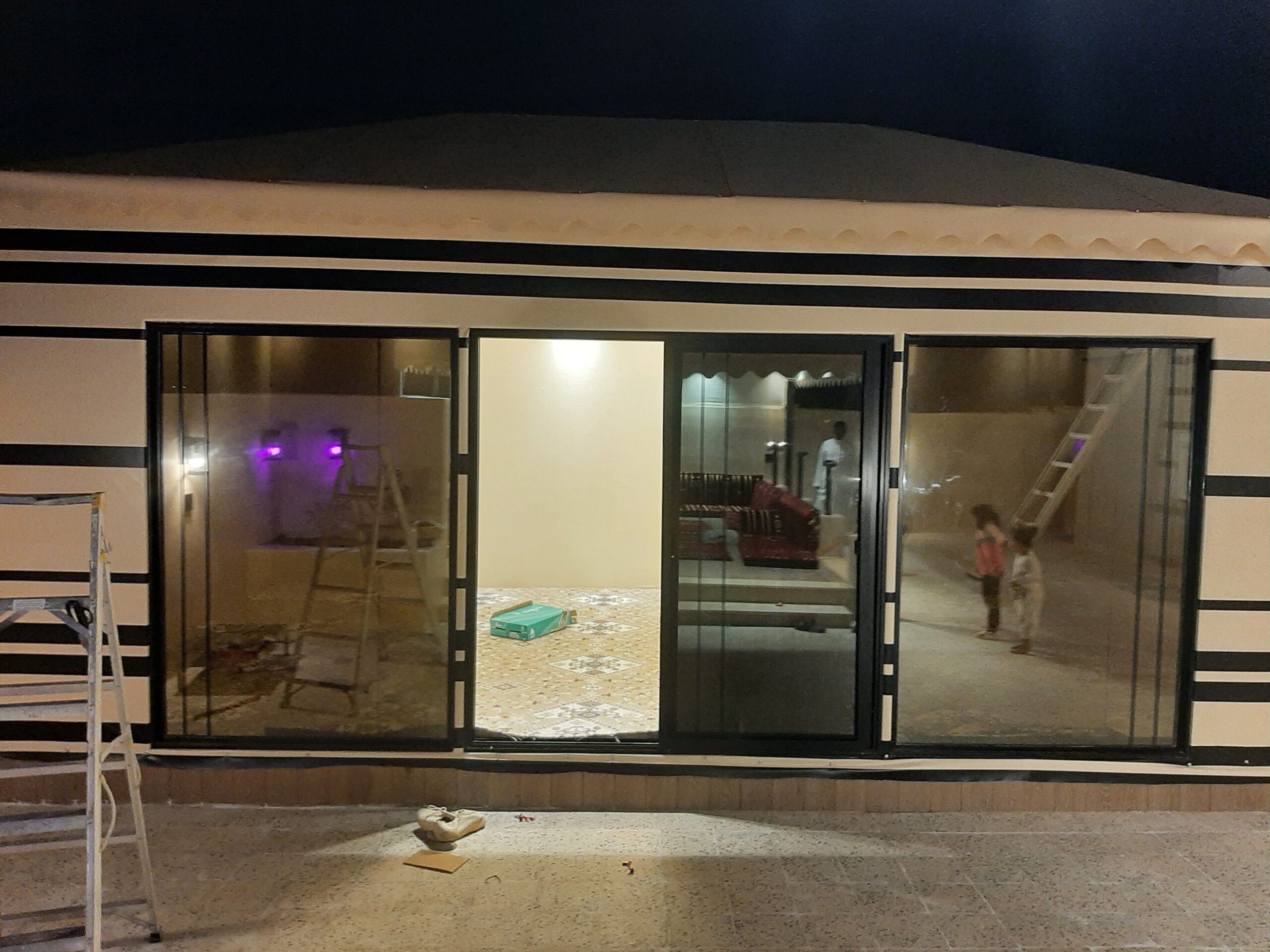 بيوت شعرمكه ومظلات وقراميد وبرجولات وسواتر وكافه أ