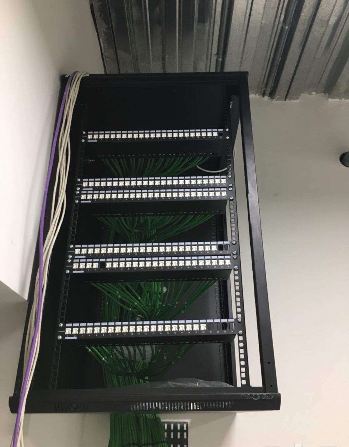 فني شبكات وكيمرات برمجه وصيانه