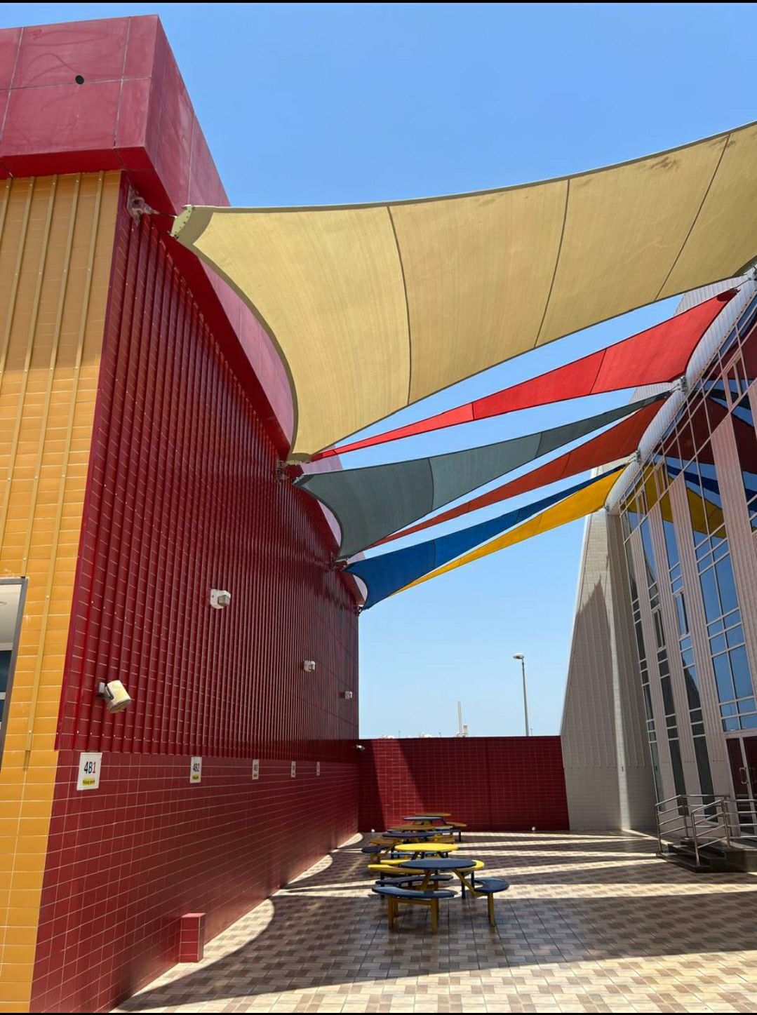 مظلات وسواتر وبيت الشعر وبرجولات غطاء مسابح