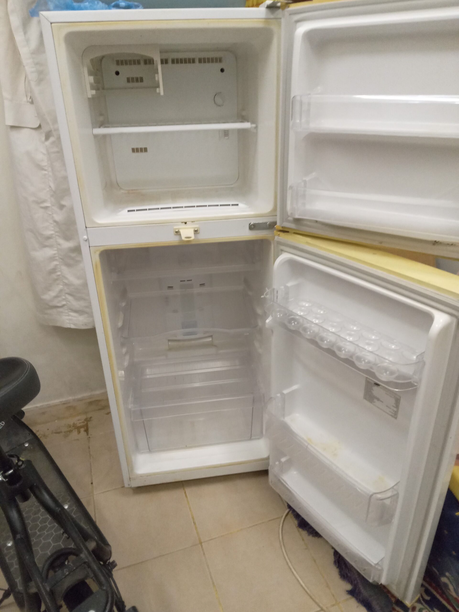 معلم نجار مصري فك وتركيب غرف نوم