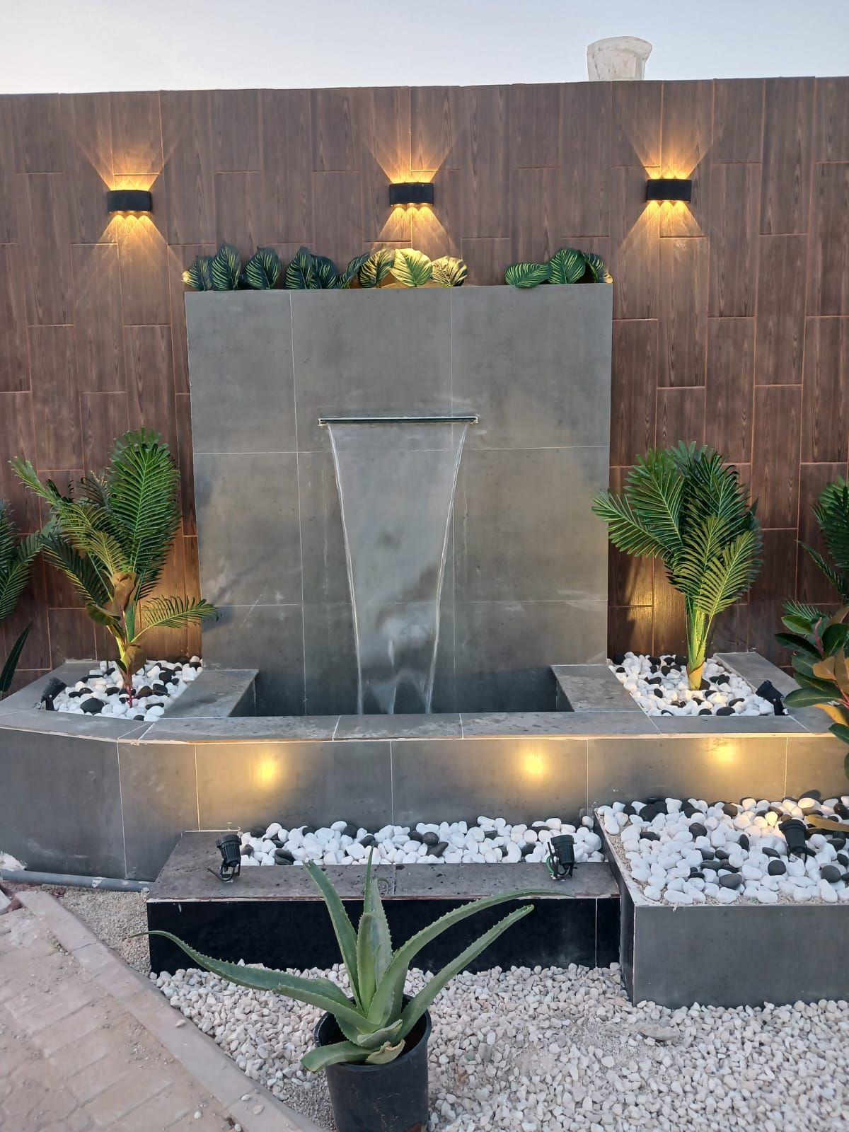 مشتل مشاتل لمسة جمال لتنسيق الحدائق