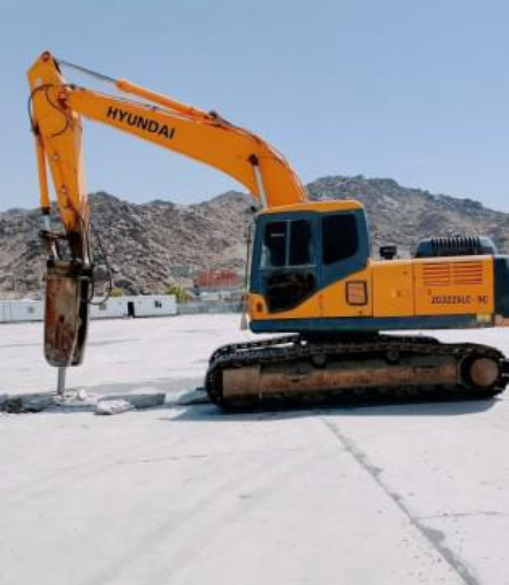 بوكلين للايجار لصق الاراضي وبنا الحجر