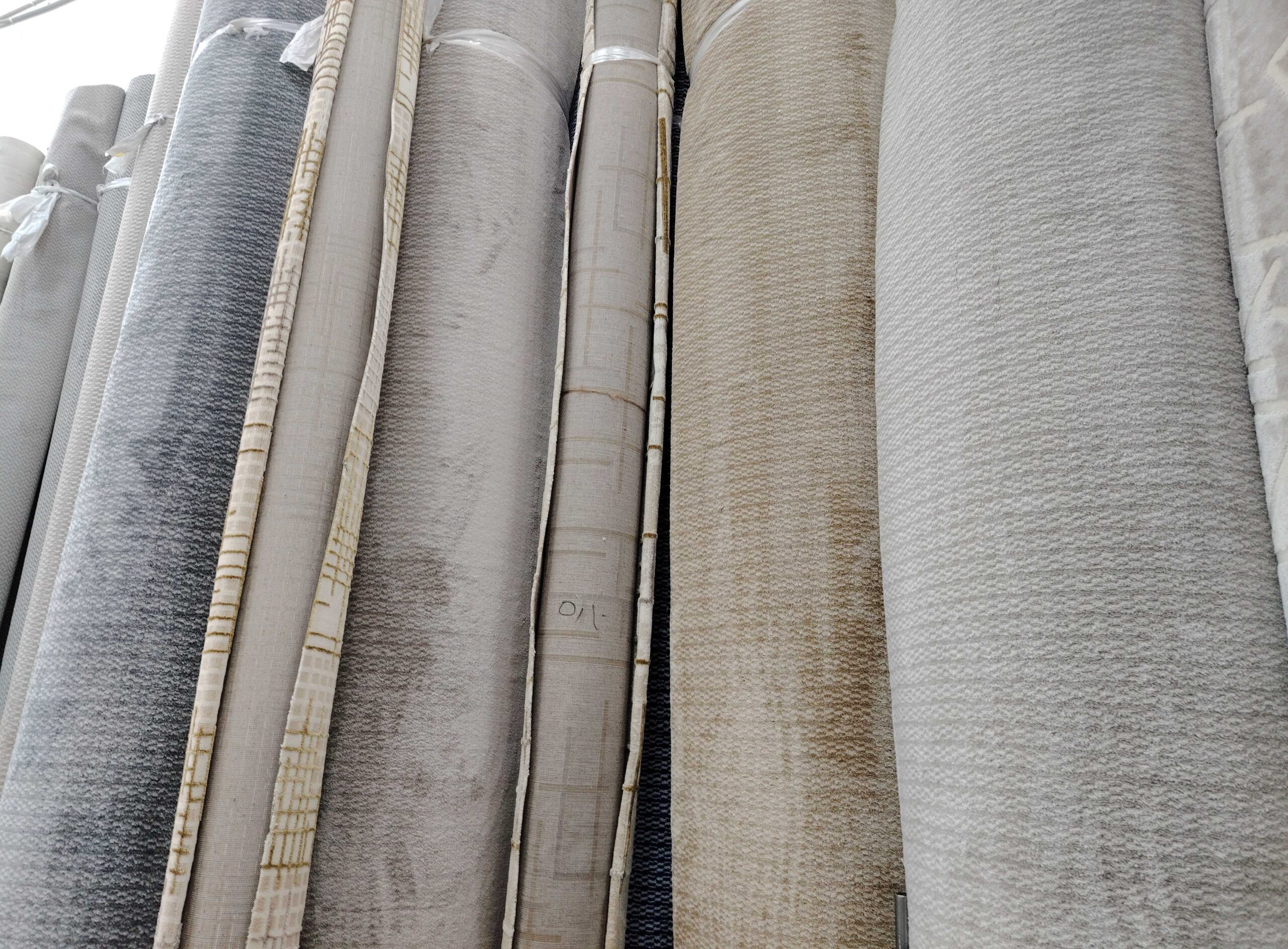 يوجد لدينا جميع انواع الموكيت التركي والحرير والإم