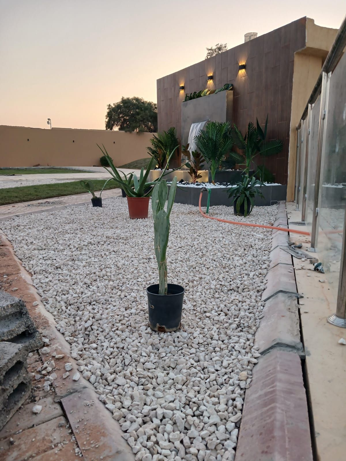 مشتل مشاتل لمسة جمال لتنسيق الحدائق