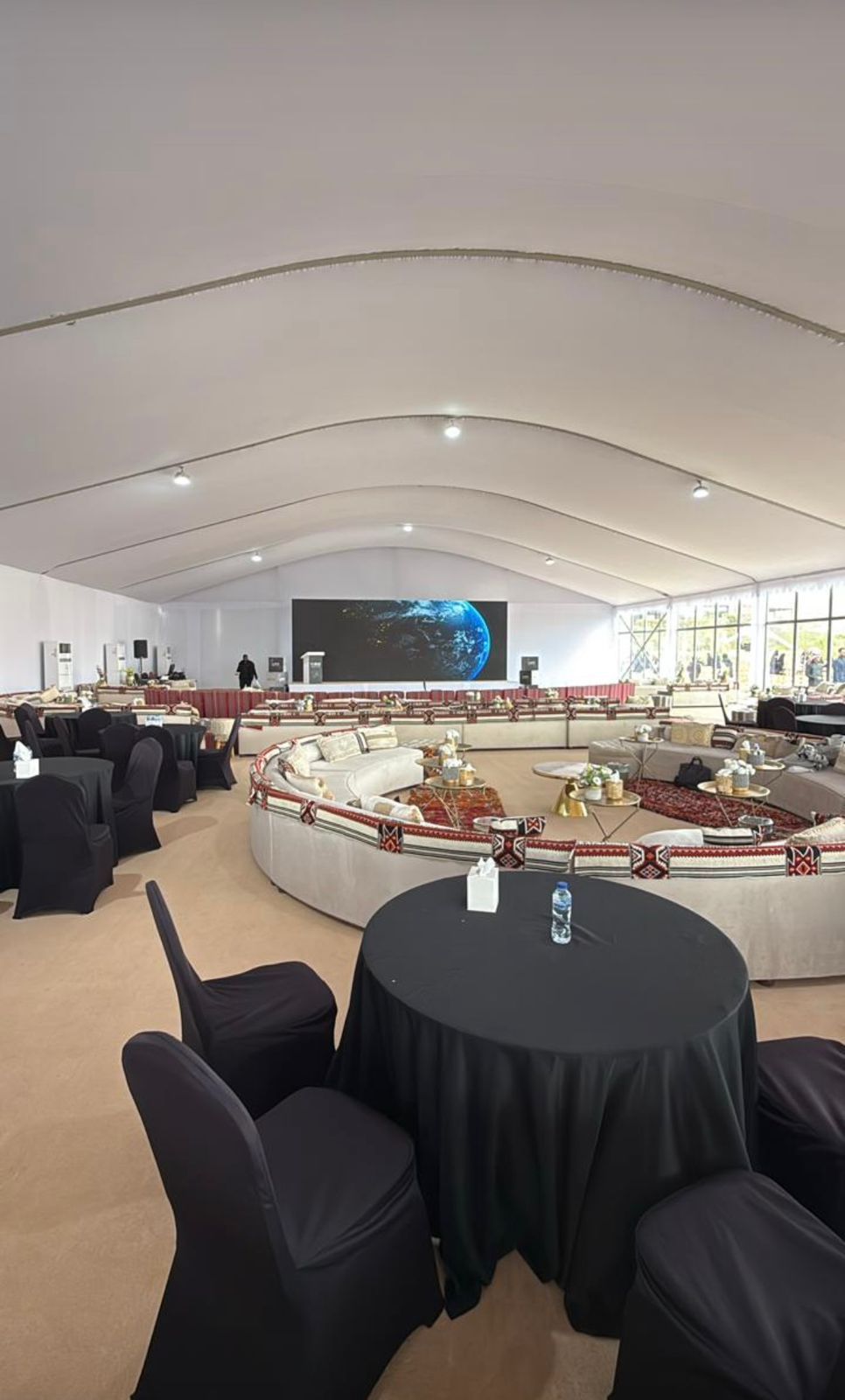 خيام أوروبية