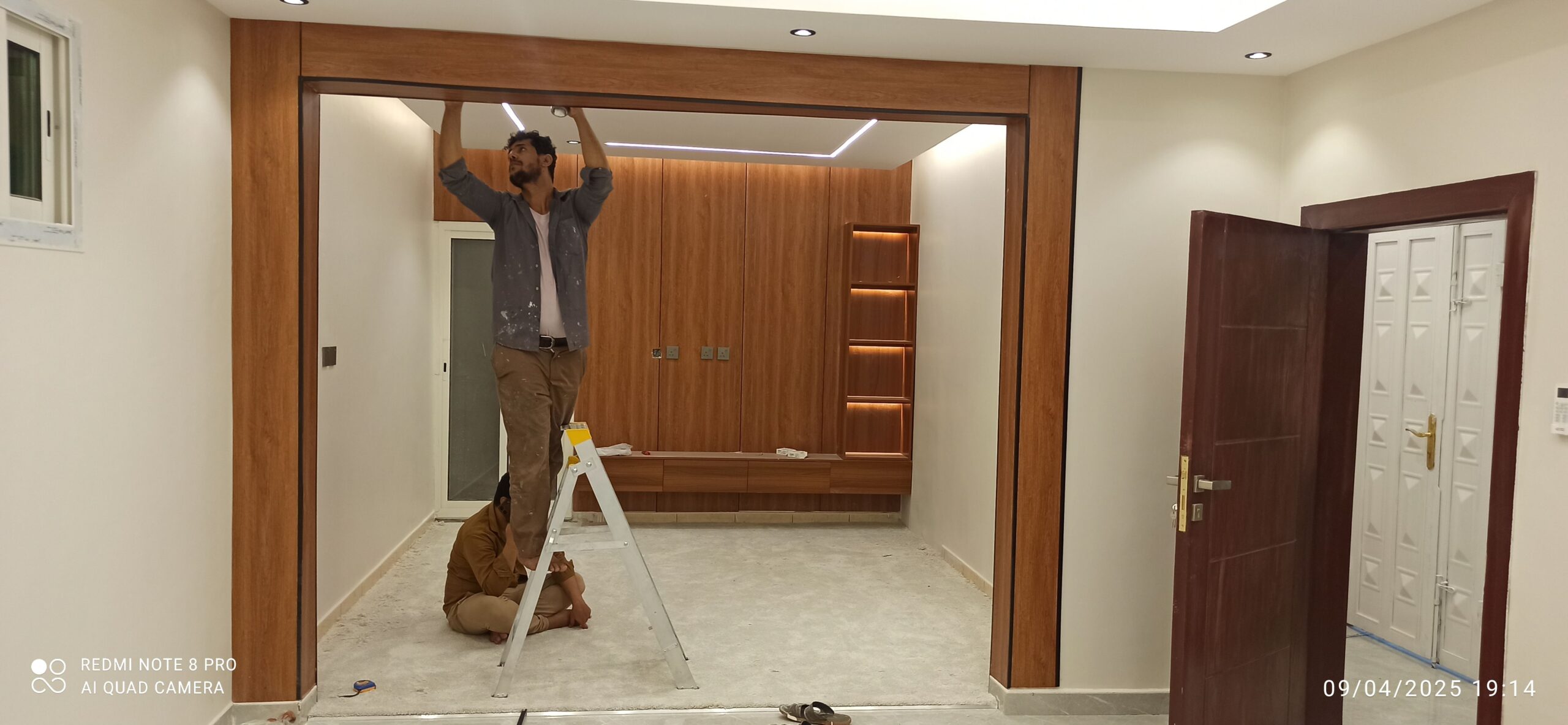 تصميم وتركيب جميع انواع الديكورات المنزليه وغرف ال