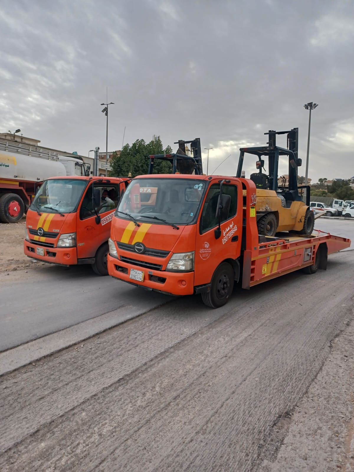 تأجير رافعات شوكيه ونقل المعدات والسيارات