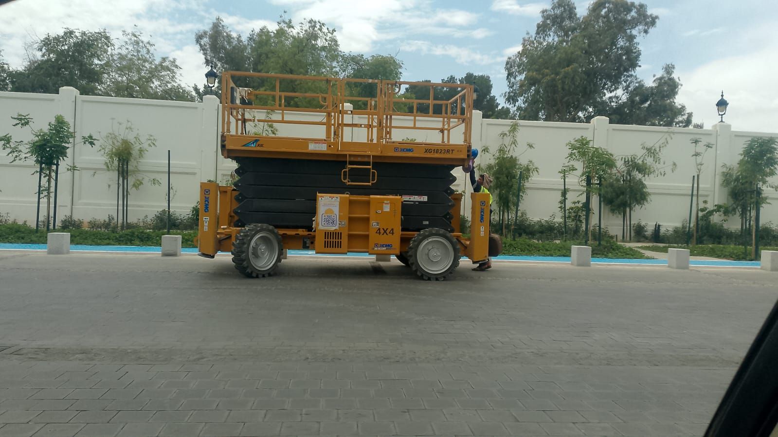 سيزرات لفت 16متر ديزل للايجار