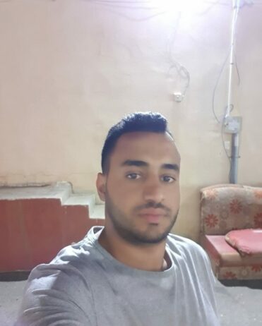 عامل الجنسيه يمني