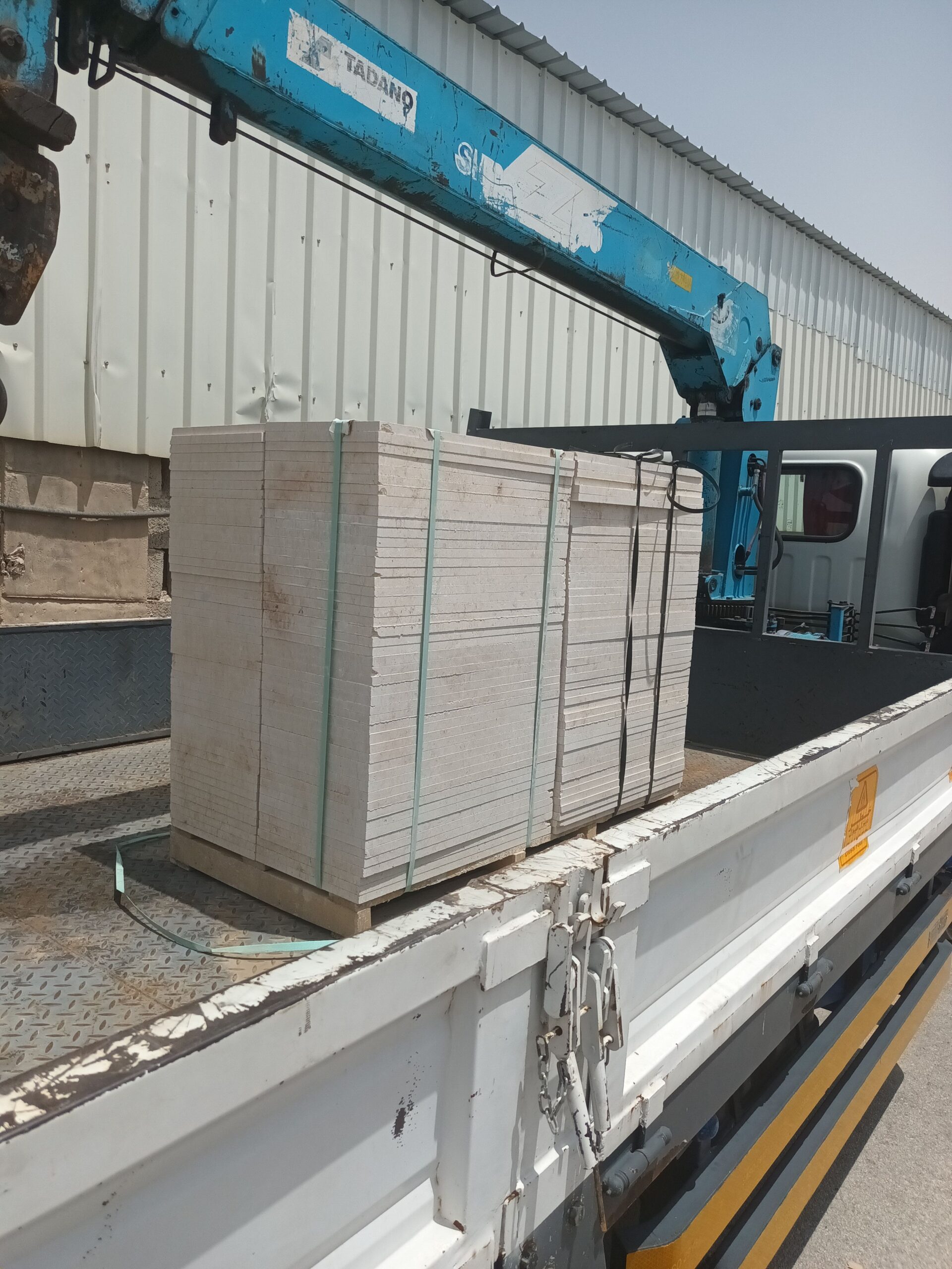 دينه ونش نقل اغراض ومكيفات وخزانات غاز 0562836255