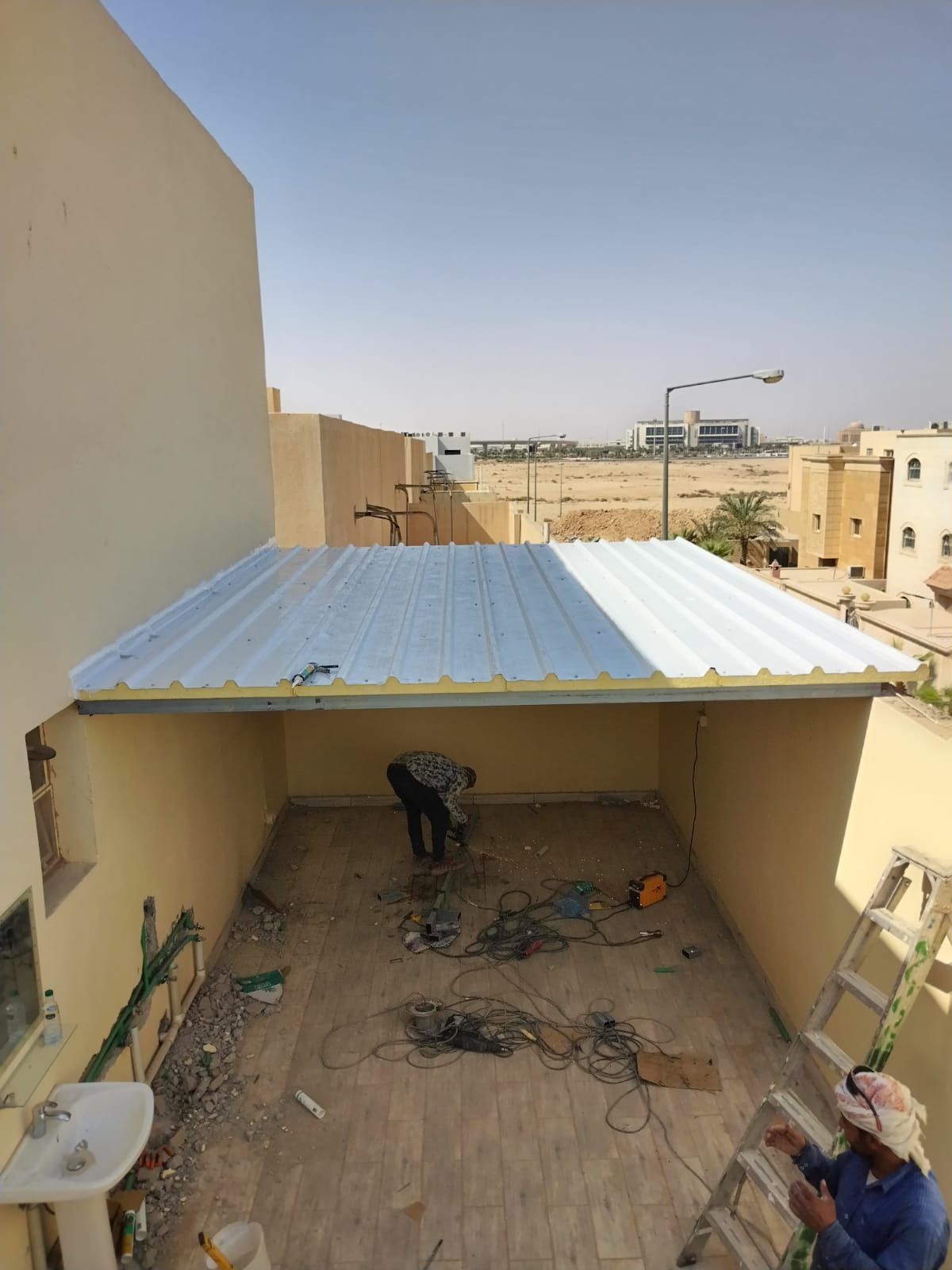 مظلات وسواتر جدة لتفصيل وتركيب مظلات سيارات تركيب