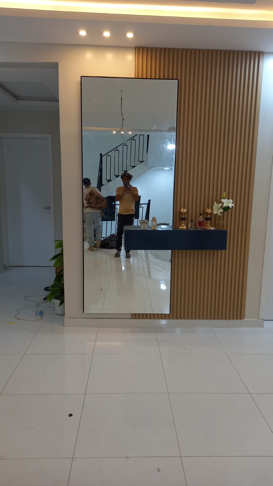 معلم دهانات وفني ديكورات بديل رخام بديل خشب فومات