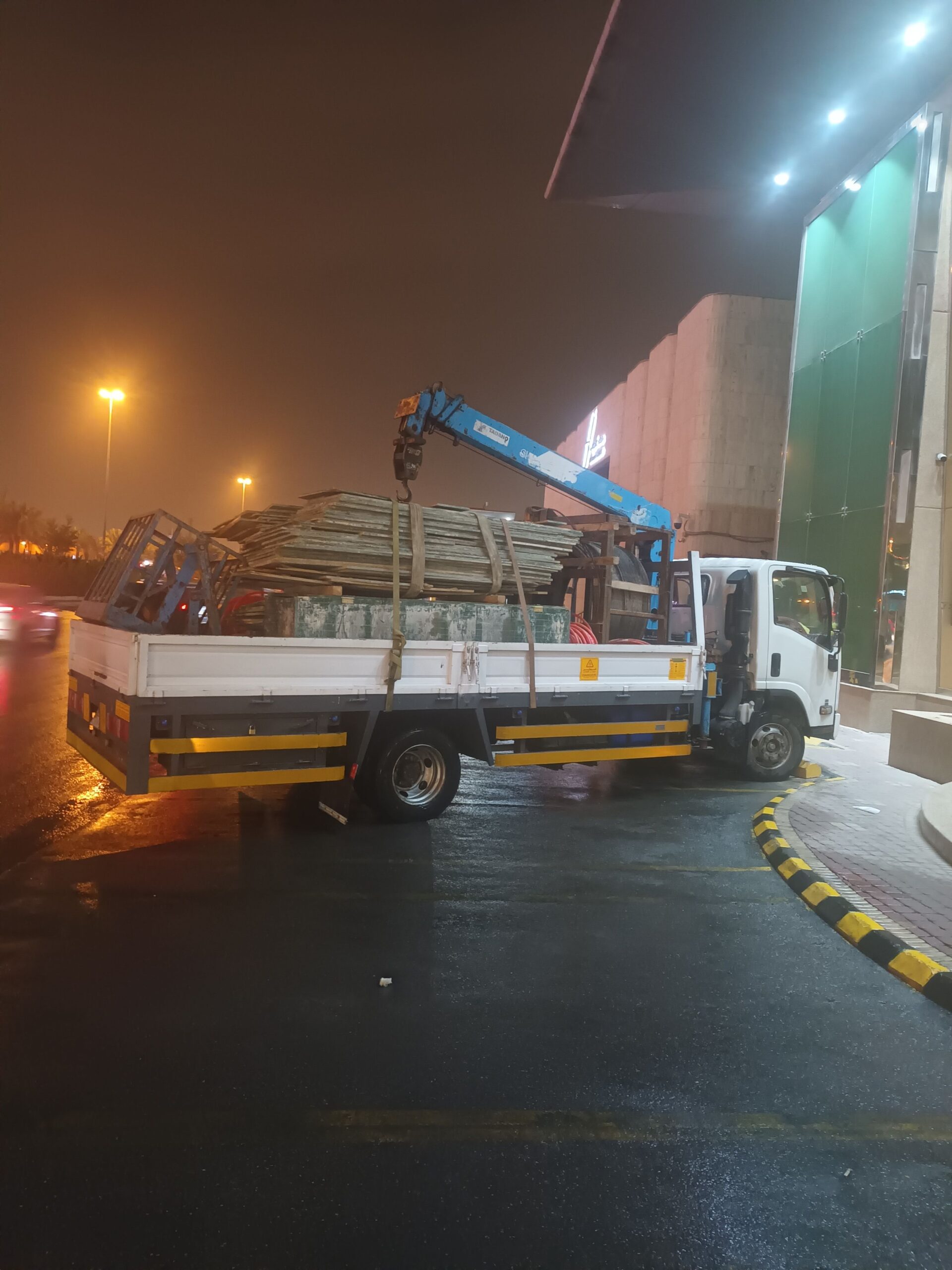 دينه ونش نقل اغراض ومكيفات وخزانات غاز 0562836255