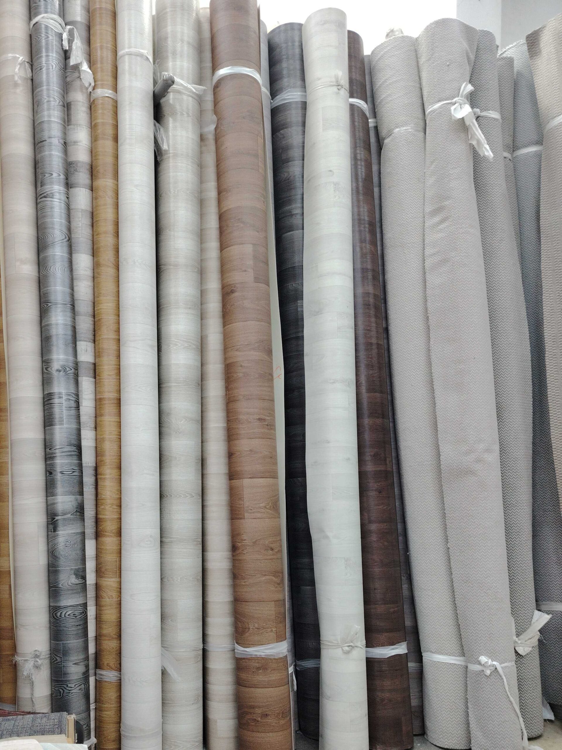 يوجد لدينا جميع انواع الموكيت التركي والحرير والإم