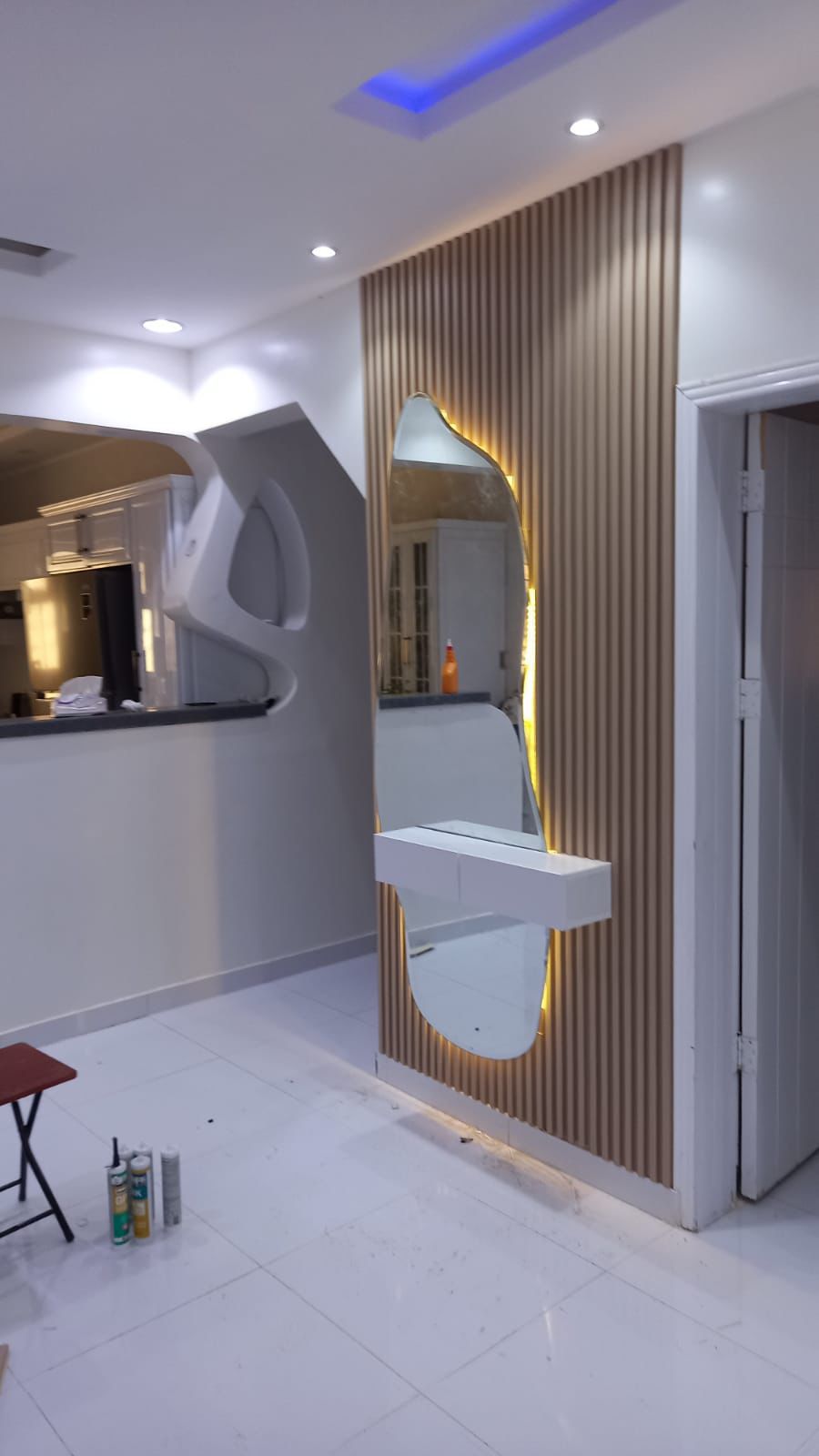 معلم دهانات وفني ديكورات بديل رخام بديل خشب فومات